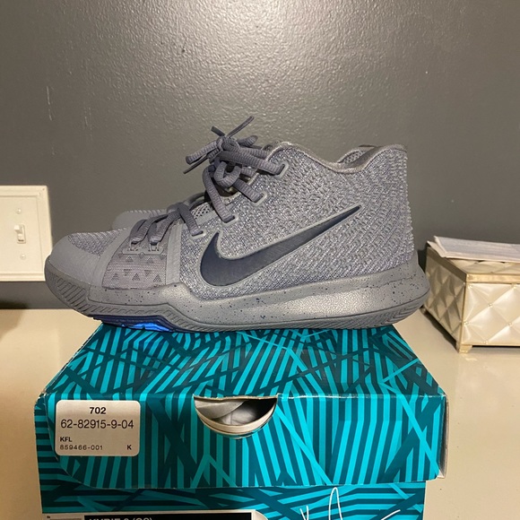Size 4.5Y Nike juries 3 cool grey/navy - Picture 3 of 5